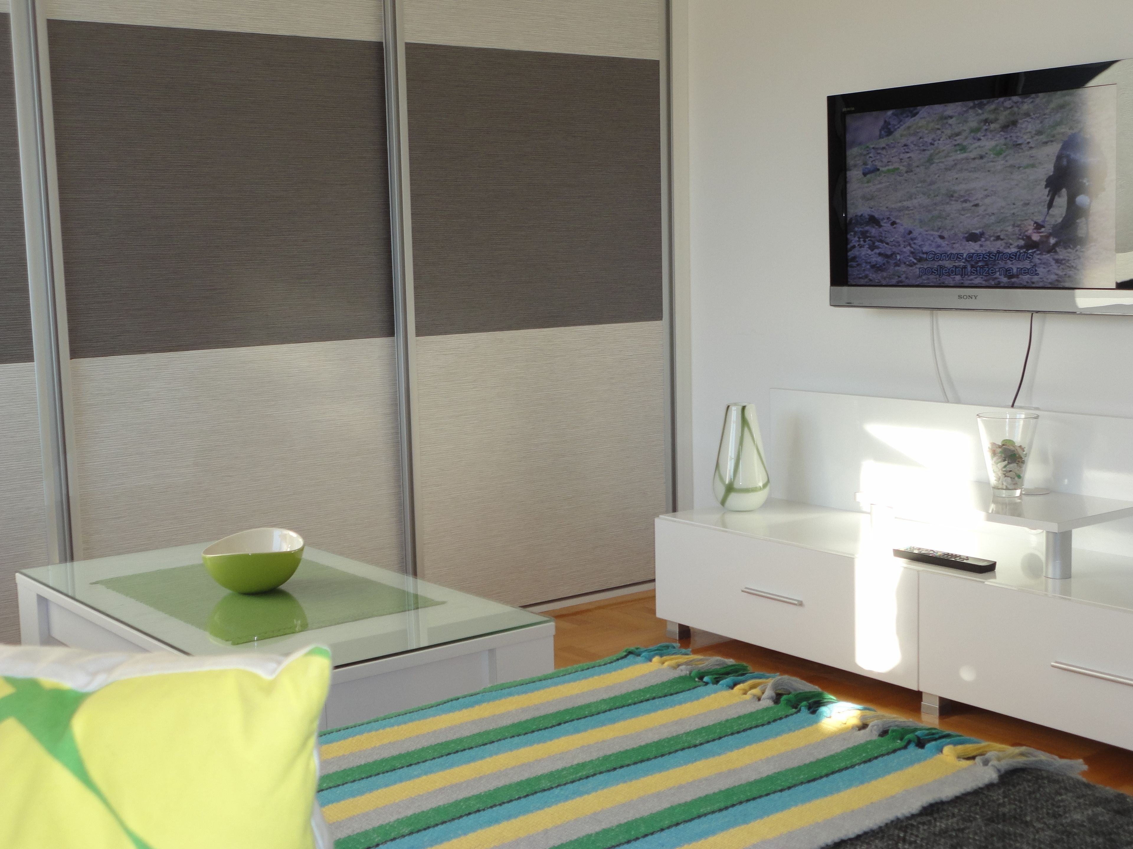 Comfort-studiosviitti, kaupunkinäköala | Oleskelualue | Taulutelevisio