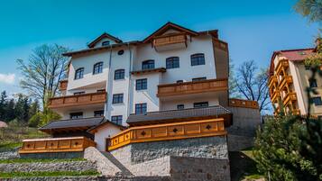 Mặt tiền nơi lưu trú