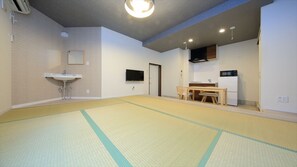 Traditionellt rum (Japanese Style A, 1st Floor) | Gratis wi-fi och sängkläder