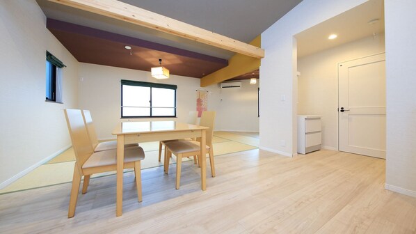 傳統客房 (Japanese Style B, 2nd Floor) | 房內用餐區
