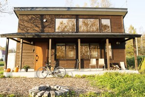 Front of property - Moon Cabin (Kutchan)