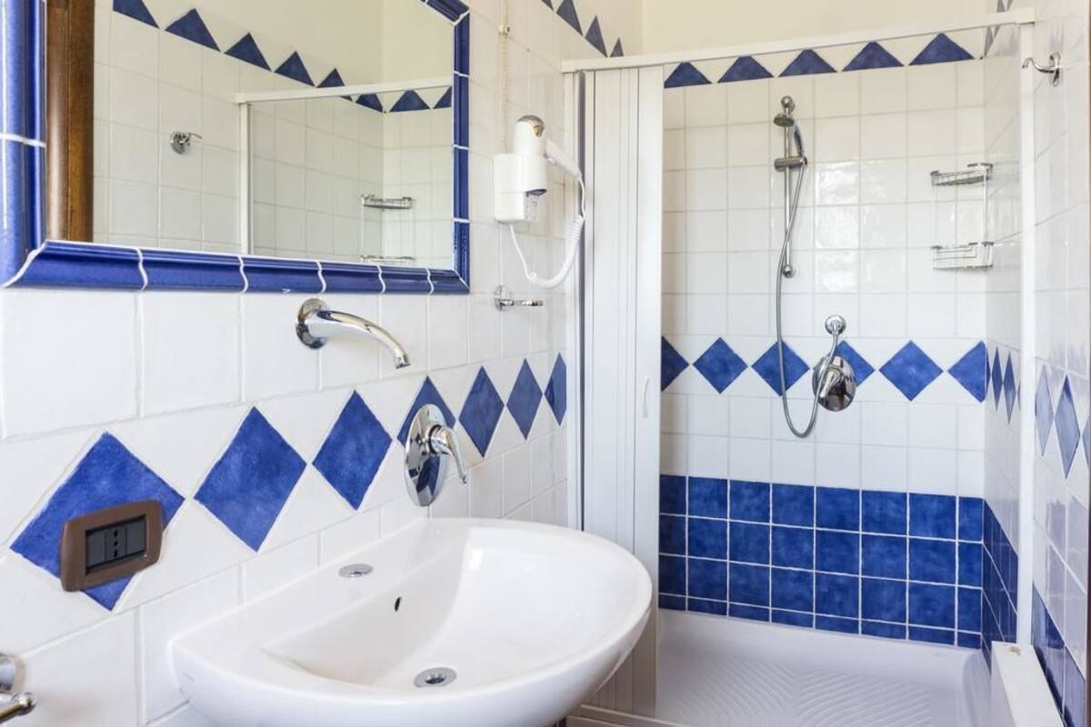 In-room safe, desk, cots/infant beds, free WiFi