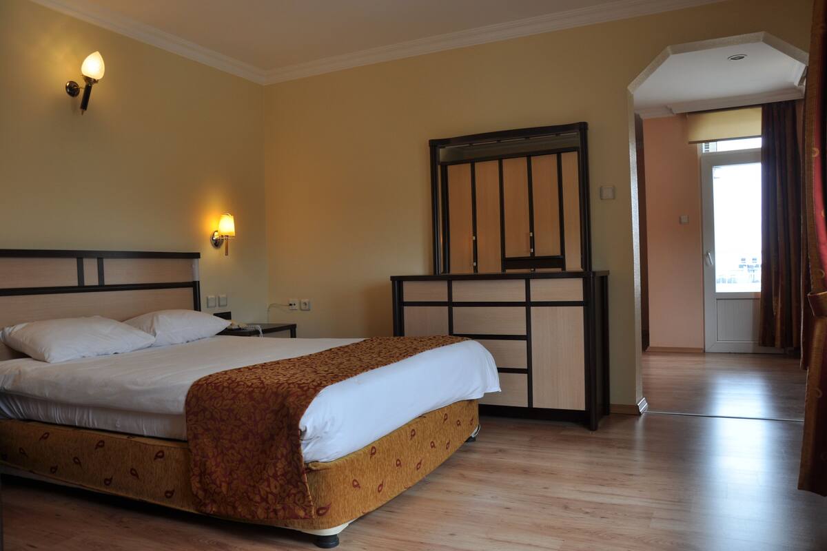 Suíte | Frigobar, cofres nos quartos, escrivaninha