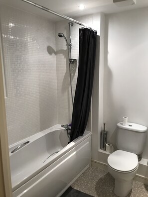 Bathroom - Mermaid Bay (Cardiff)