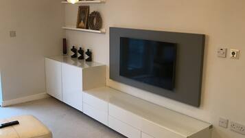 Apartment, 2 Bedrooms | Living area | Flat-screen TV