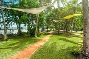 Interior entrance - Kafolo Lagoon (Abidjan)