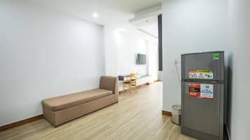 Family Room | Minibar, desk, soundproofing, free WiFi