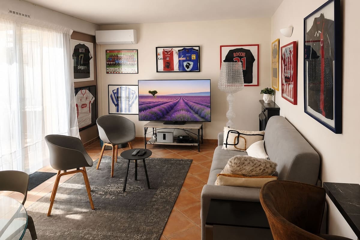  Appartement Premium Collection Confort 3 Pieces 4 Personnes, Climatise | Living area | Flat-screen TV