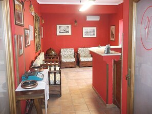 Lobby sitting area - Hotel Il Vulcano (Tropea)