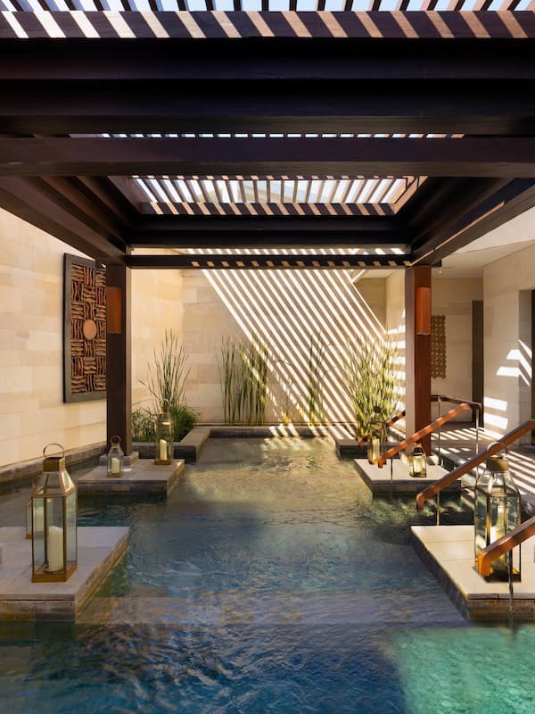 Couples treatment rooms, sauna, hot tub, steam room, body treatments