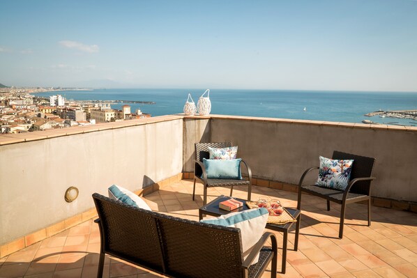 Suite, terrasse | Vue sur l’eau