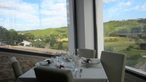 Buffet - Agartha Boutique Hotel - StoneHouse (Tomar)