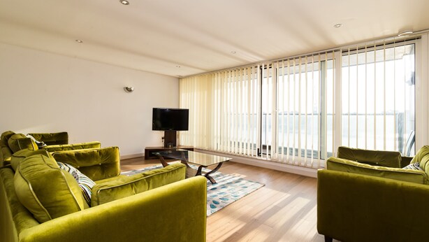 Apartment, 2 Bedrooms, River View | Living room - Austin David Apt - Amazing Dock View (London)