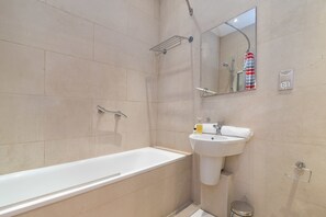 Apartment, 2 Schlafzimmer | Badezimmer