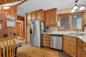 ثلاجة، ميكروويف، فرن، موقد طهي مسطح