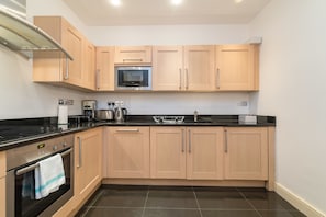 Apartment, 2 Bedrooms | Private kitchen | Full-sized fridge, microwave, oven, stovetop - Covent Garden 2 Austin David Apartments (London)