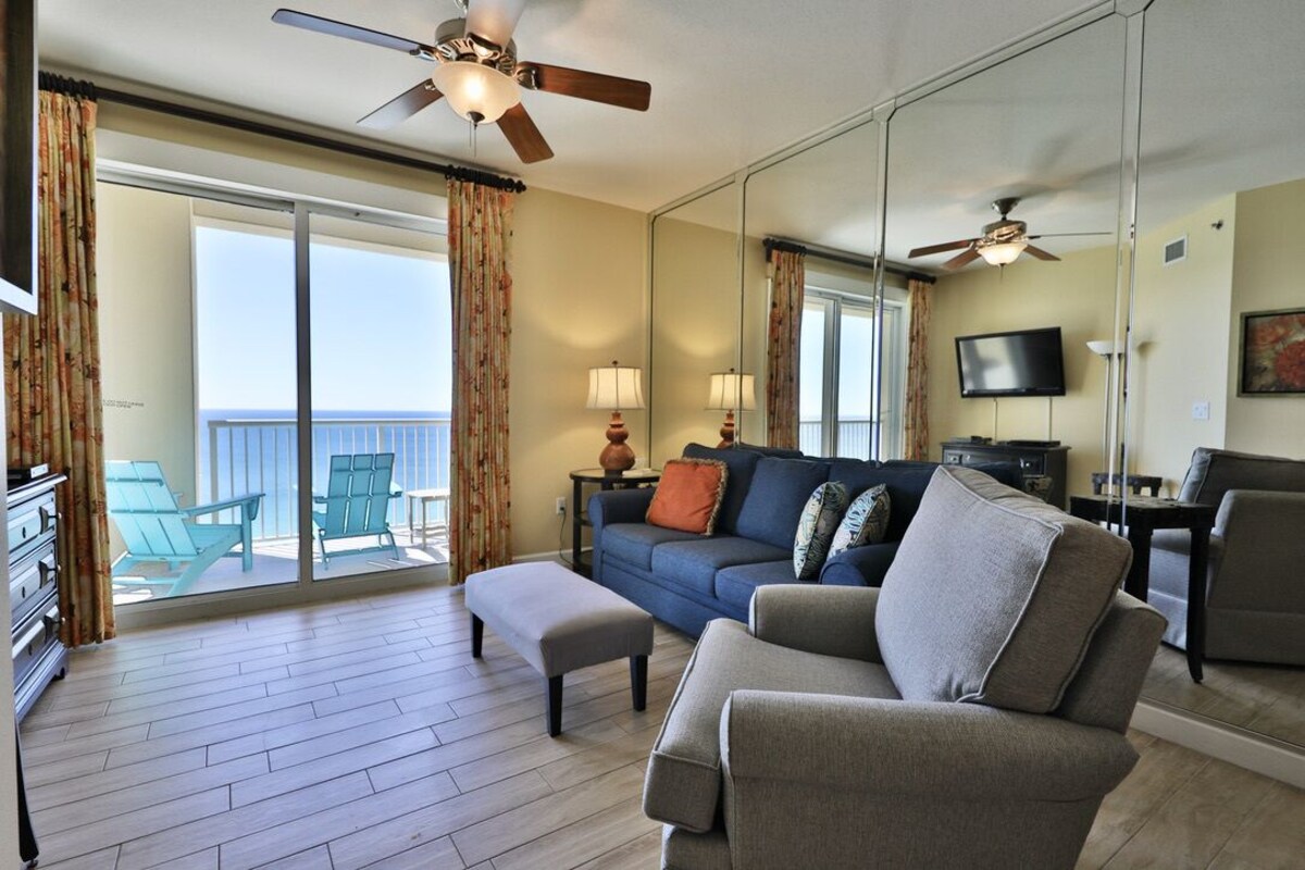 2BR Grand Panama Beach Front Condo!
