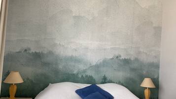 1 chambre, fer et planche Ă repasser