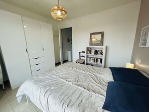 2 bedrooms - Seaside Apartment, 3 Rooms, 6 Sleeps, 150m from Beach, Narbonne Plage (Narbonne)