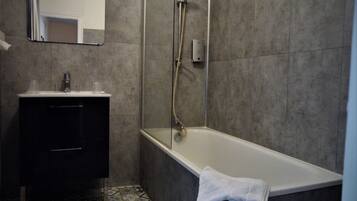 Tweepersoonskamer, en-suite badkamer | Badkamer