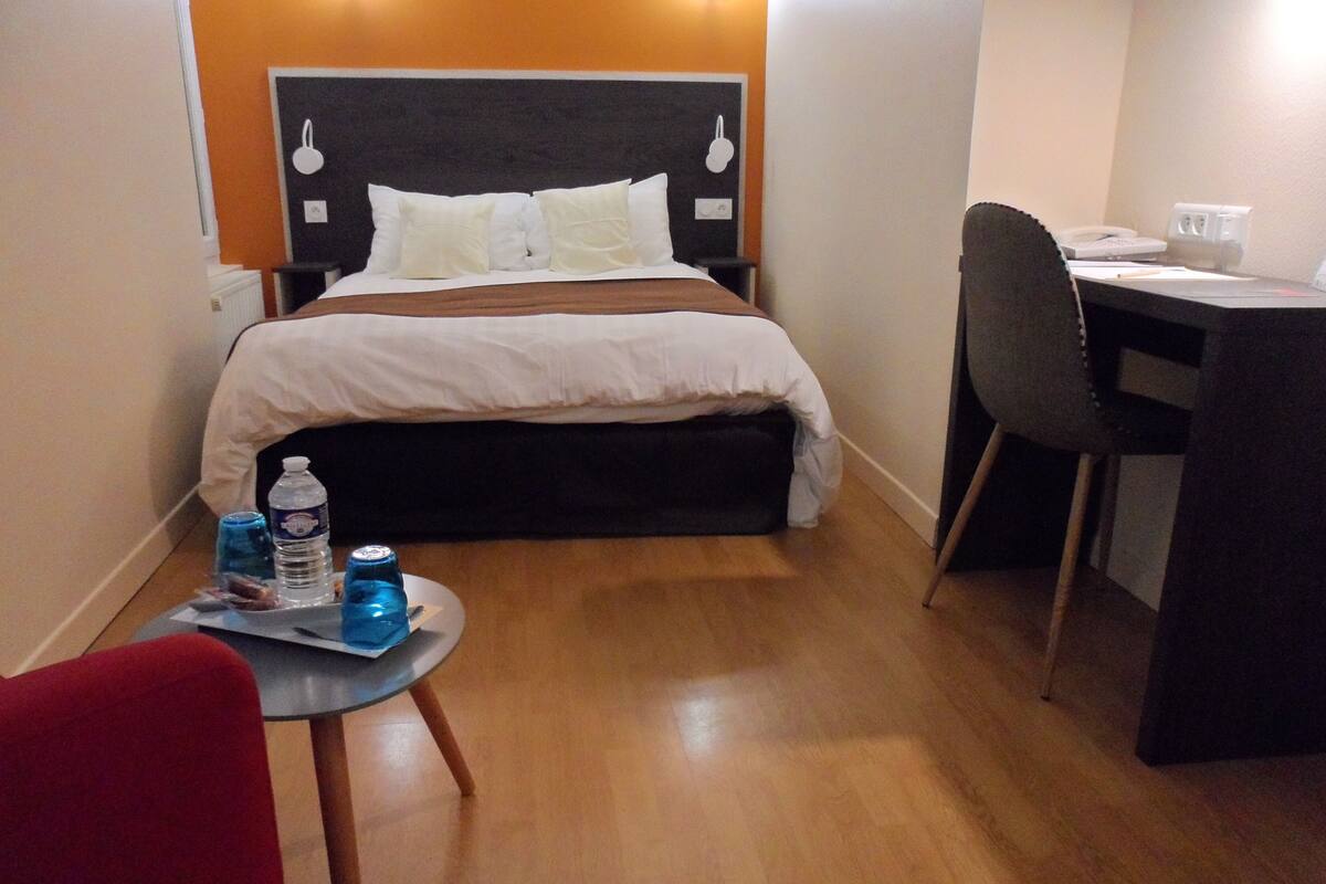 Kamar Double, ensuite
