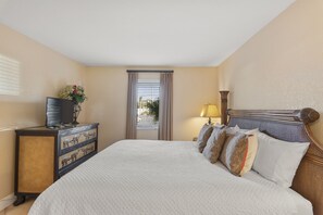 1 bedroom, iron/ironing board, Internet, bed sheets