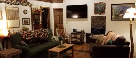 Televisión, reproductor de DVD, libros y videoteca