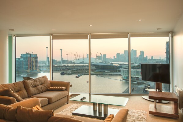 Apartment, 2 Bedrooms | Living room