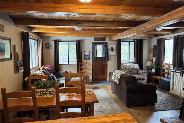 Large dinning table seats 6. Lots of seating in living area.