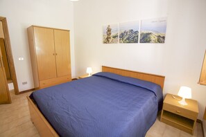 Apartment, 2 Bedrooms, Garden Area (5) | 1 bedroom, individually decorated, individually furnished, desk - Residence Villa Conti (Capoliveri)