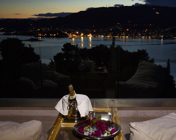 Double Room, 1 King Bed, Sea View | City view - Core Luxury Suites (Skiathos)