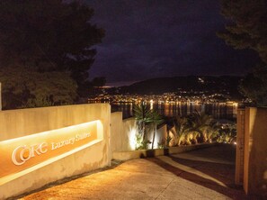 Entrée de l’hébergement