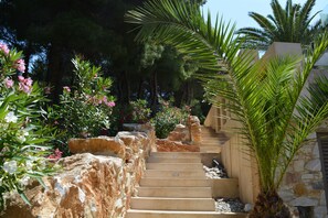 Courtyard - Core Luxury Suites (Skiathos)