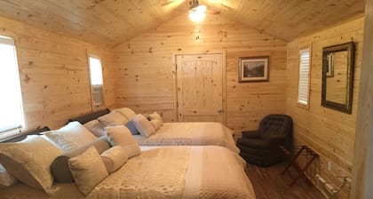 Cabin #3, NASHVILLE, Memphis, Kentucky Lake, Birdsong , Loretta Lynns, Paris Tn