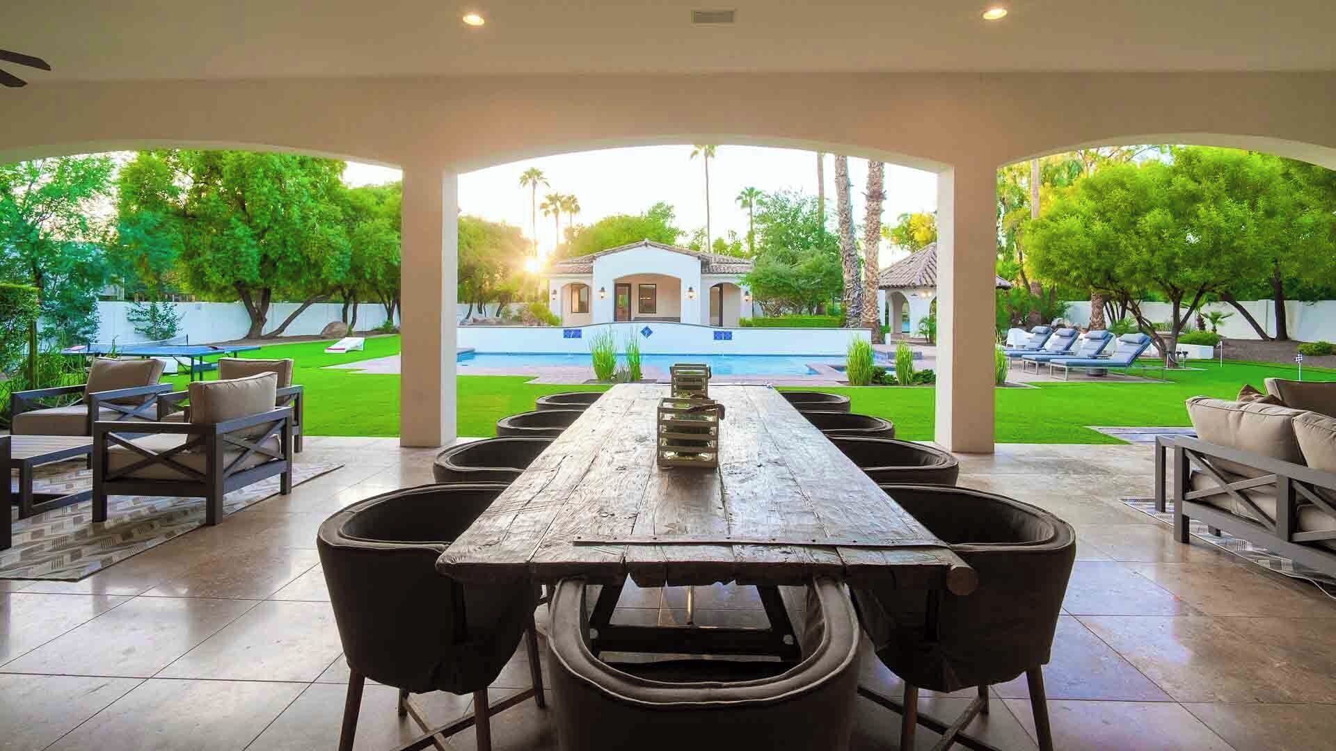 Paradise Palms - Sparkling Pool and Spa, Casita & Sport Court!