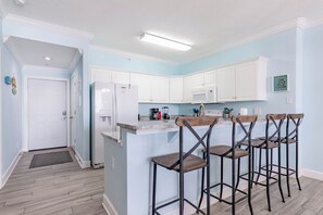 Fridge, microwave, oven, stovetop - Emerald Isle Beach Front Condo. Free Beach Chairs and Dedicated Parking Spot (Panama City Beach)