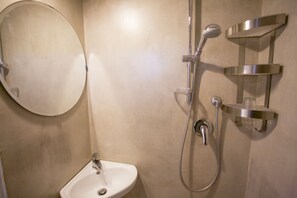 Bathroom | Shower, bidet, towels - Appartamenti Bagnaia (Portoferraio)