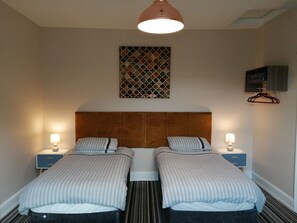 Triple Room With Adjoining Private Bathroom