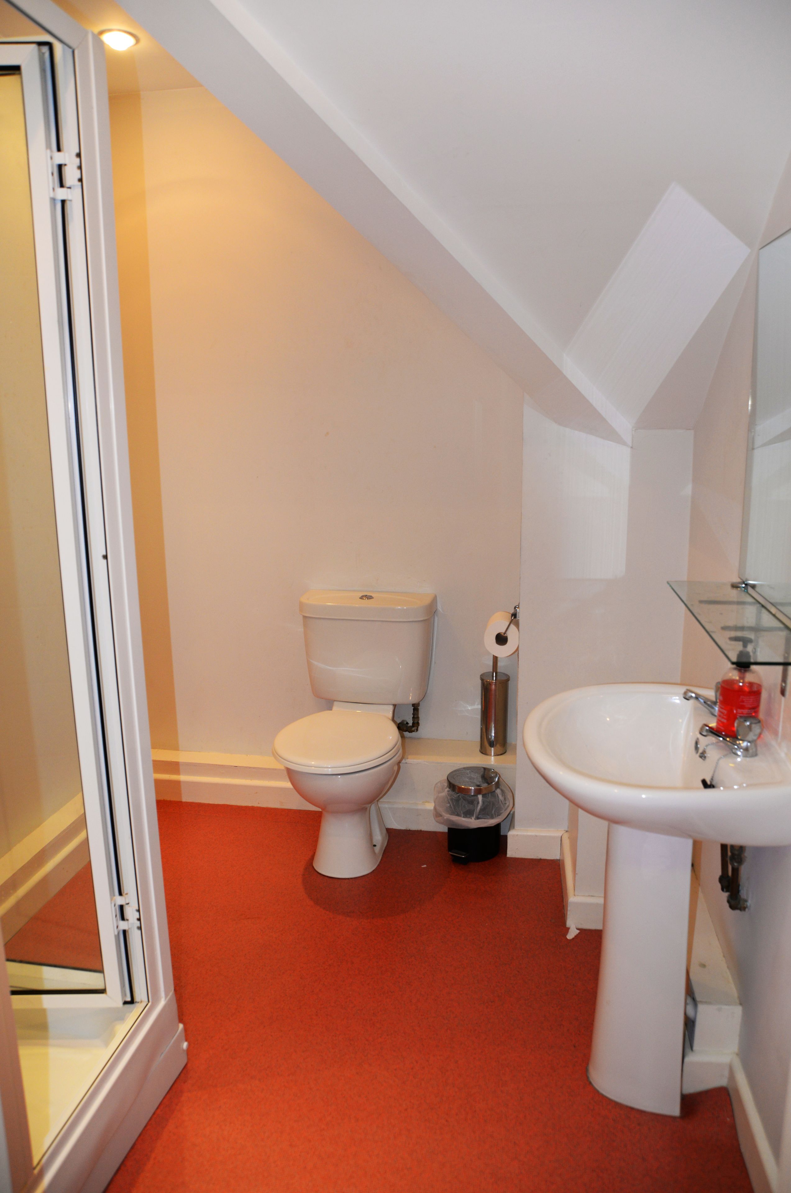 basic double room, 1 double bed, shared bathroom | bathroom | towels