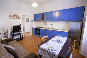 Apartment, 2 Bedrooms | Living area