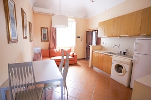 Classic-Apartment, 1 Schlafzimmer | Eigene Küche