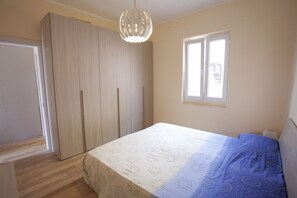 Apartment, 2 Schlafzimmer | 2 Schlafzimmer, individuell dekoriert, individuell eingerichtet