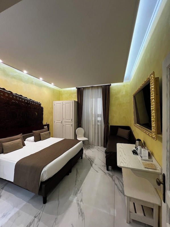 2 bedrooms, premium bedding, down comforters, pillowtop beds