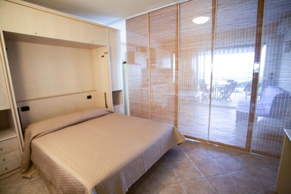 Apartment (622)