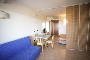 Apartment (622) | Wohnbereich