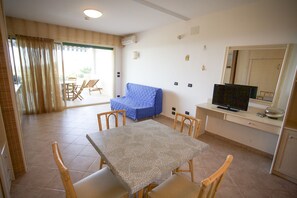 Apartment (622) | Living area
