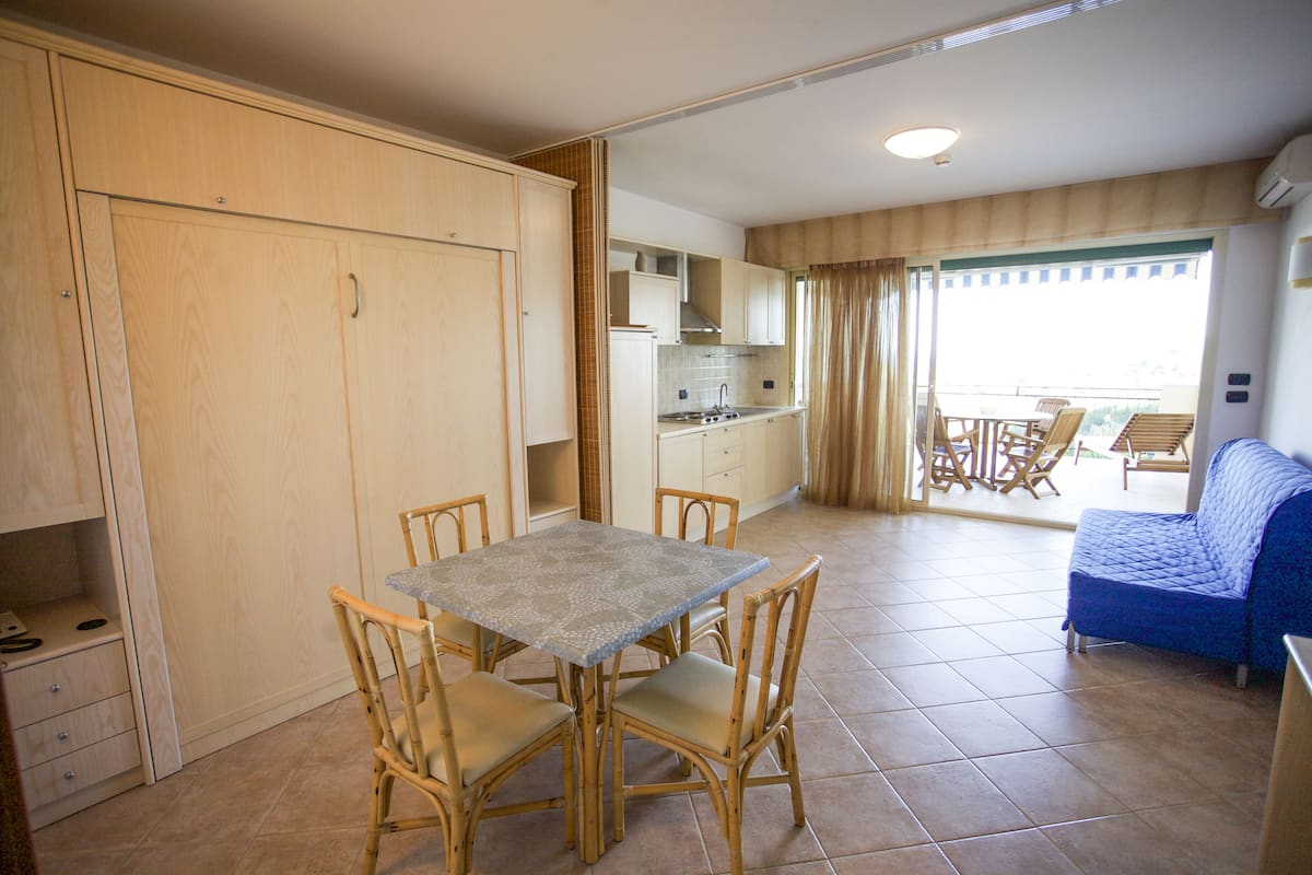 Apartment (622) | Living area | Flat-screen TV