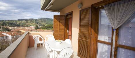 Apartment, 3 Schlafzimmer | Terrasse/Patio