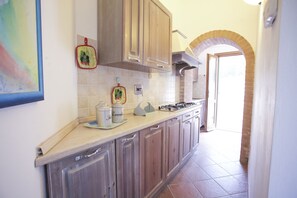 Classic-Apartment, 1 Schlafzimmer | Eigene Kochnische | Großer Kühlschrank, Ofen, Herdplatte