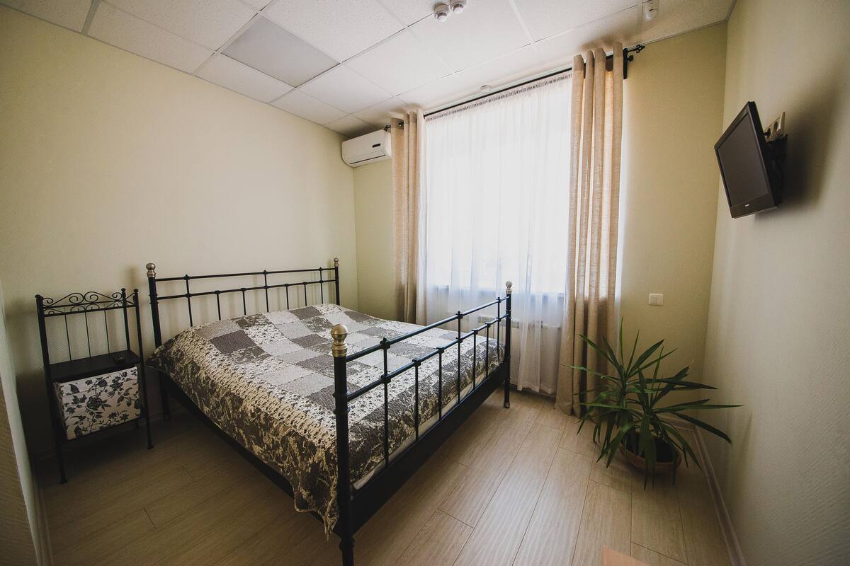 Superior Double Room | Peralatan tempat tidur premium, meja, kalis bunyi